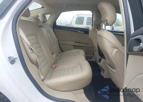 2014 Ford Fusion Se z USA, uszkodzony, nr VIN 3FA6P0HD0ER227134